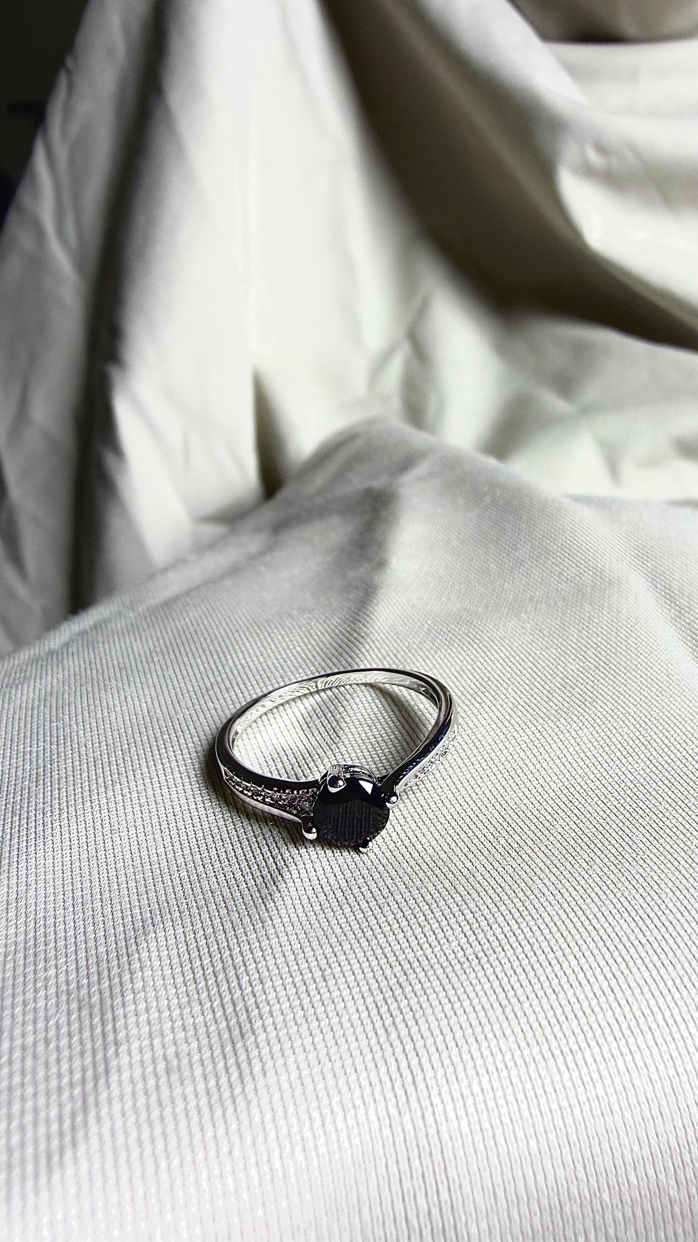Noiré Ring